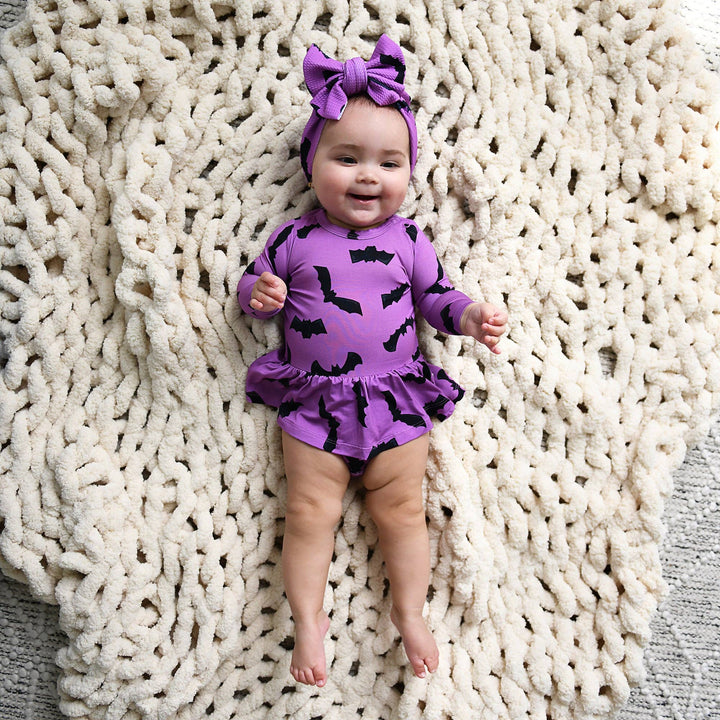 Vestido de bebé de Halloween con tutú de bambú y murciélagos morados Echo