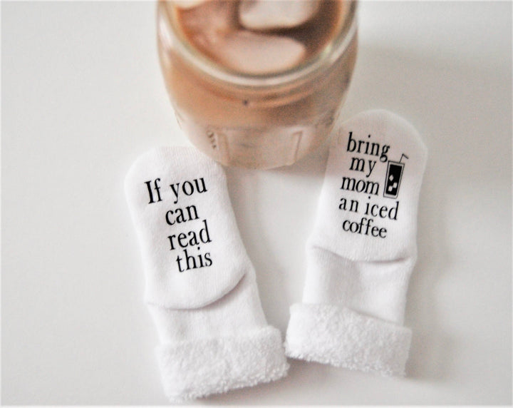 Calcetines de bebé "Tráele un café helado a mi mamá" | Regalos para bebé | Mamá