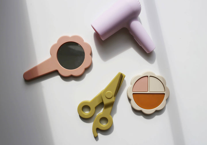 Juego de maquillaje y peinado de silicona