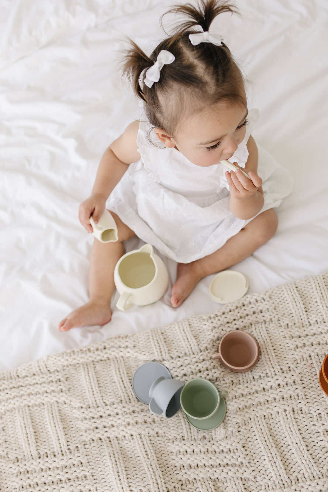 Juego de té de silicona con mezcla de colores crema