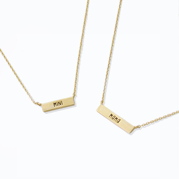 Conjunto de mini collares de mamá bañados en oro