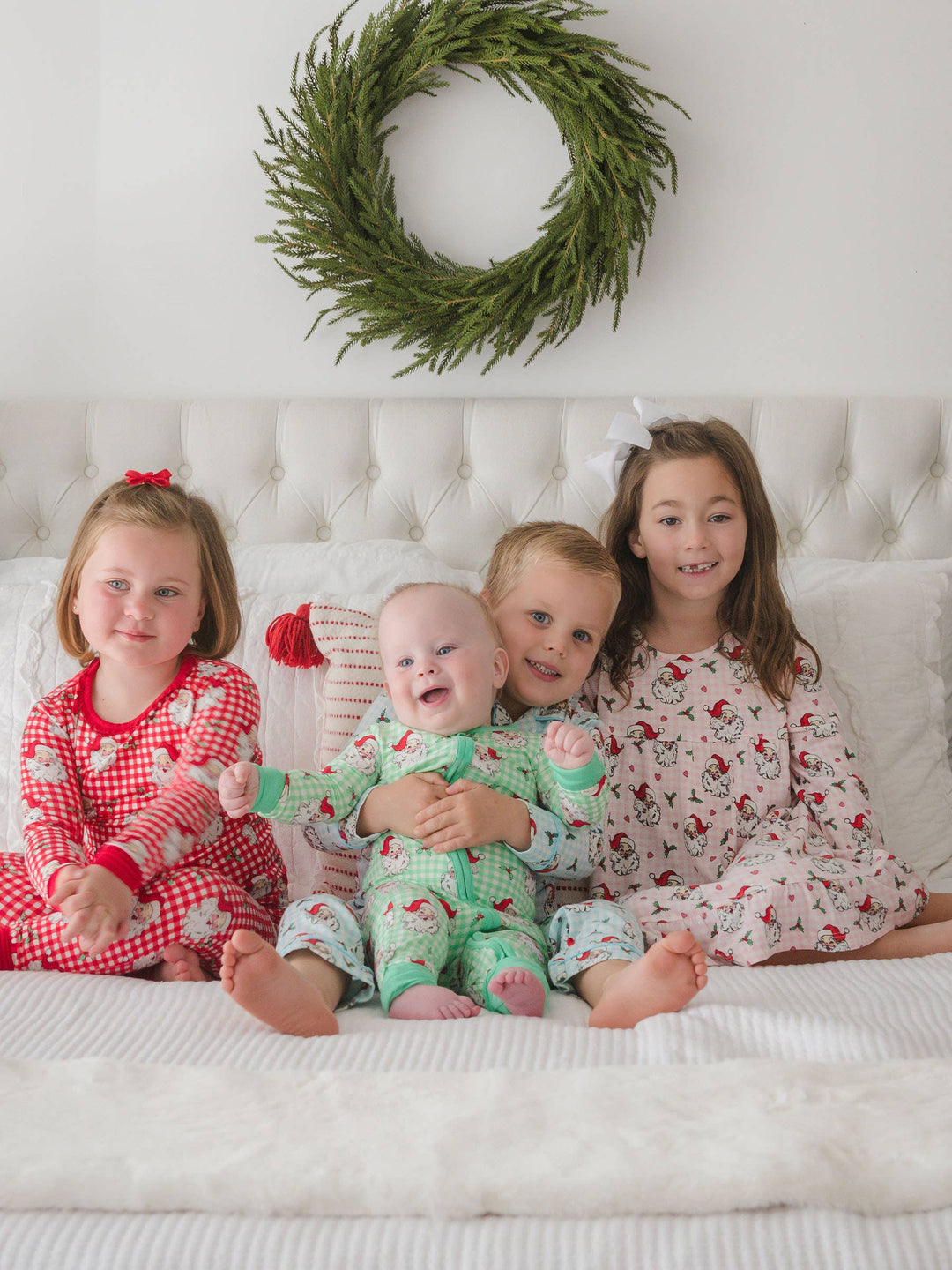 Pijama de manga larga con volantes rojos de viscosa de bambú para niñas pequeñas SoftSnooze™ con volantes traseros característicos