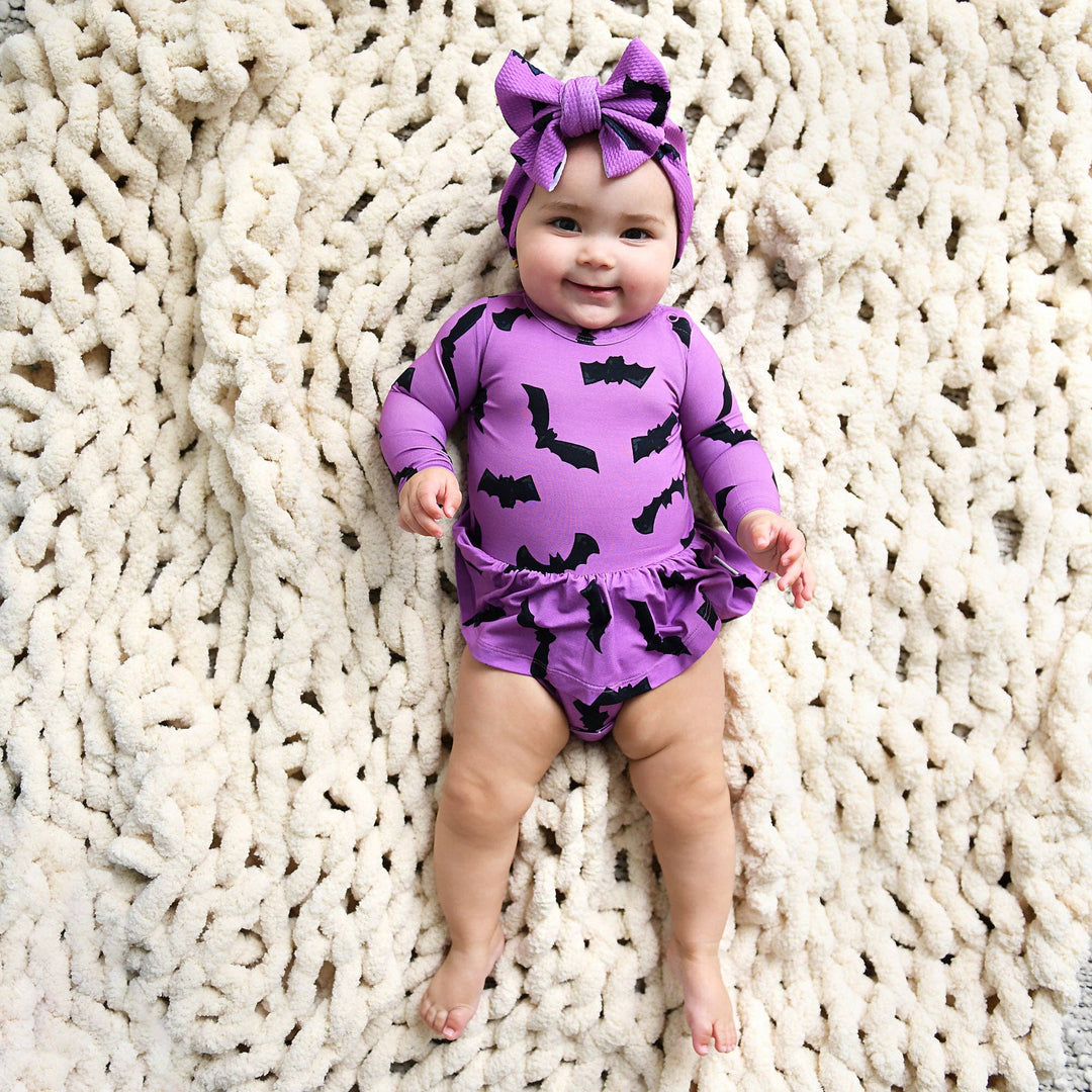 Vestido de bebé de Halloween con tutú de bambú y murciélagos morados Echo