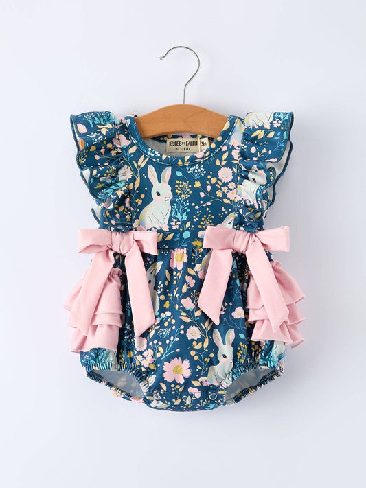 Mono para bebé niña con mangas con volantes y diseño de conejito de Pascua en color verde azulado