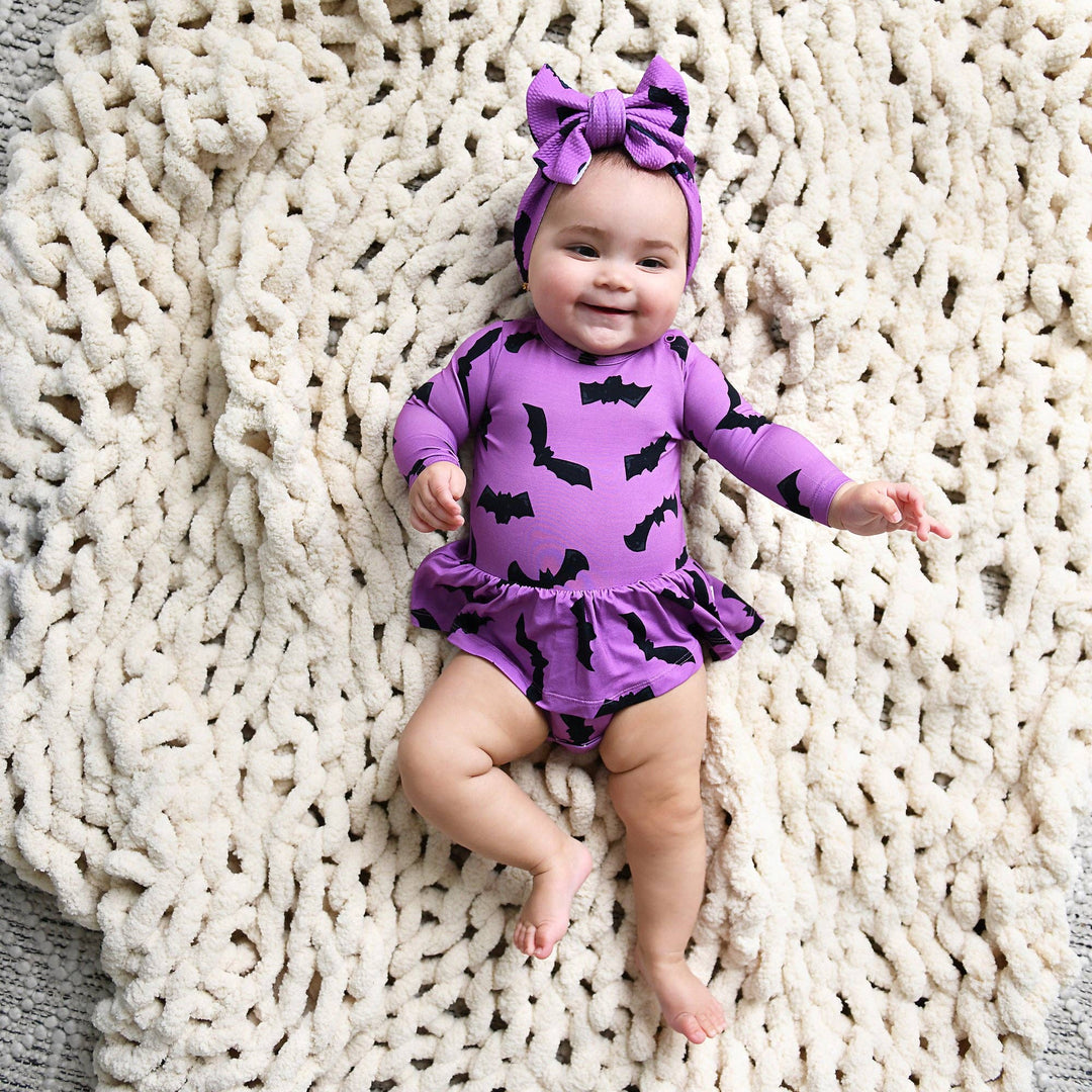 Vestido de bebé de Halloween con tutú de bambú y murciélagos morados Echo
