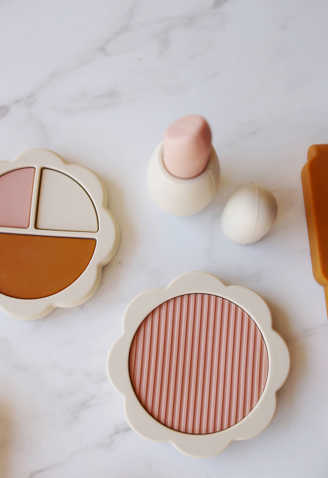 Juego de maquillaje y peinado de silicona