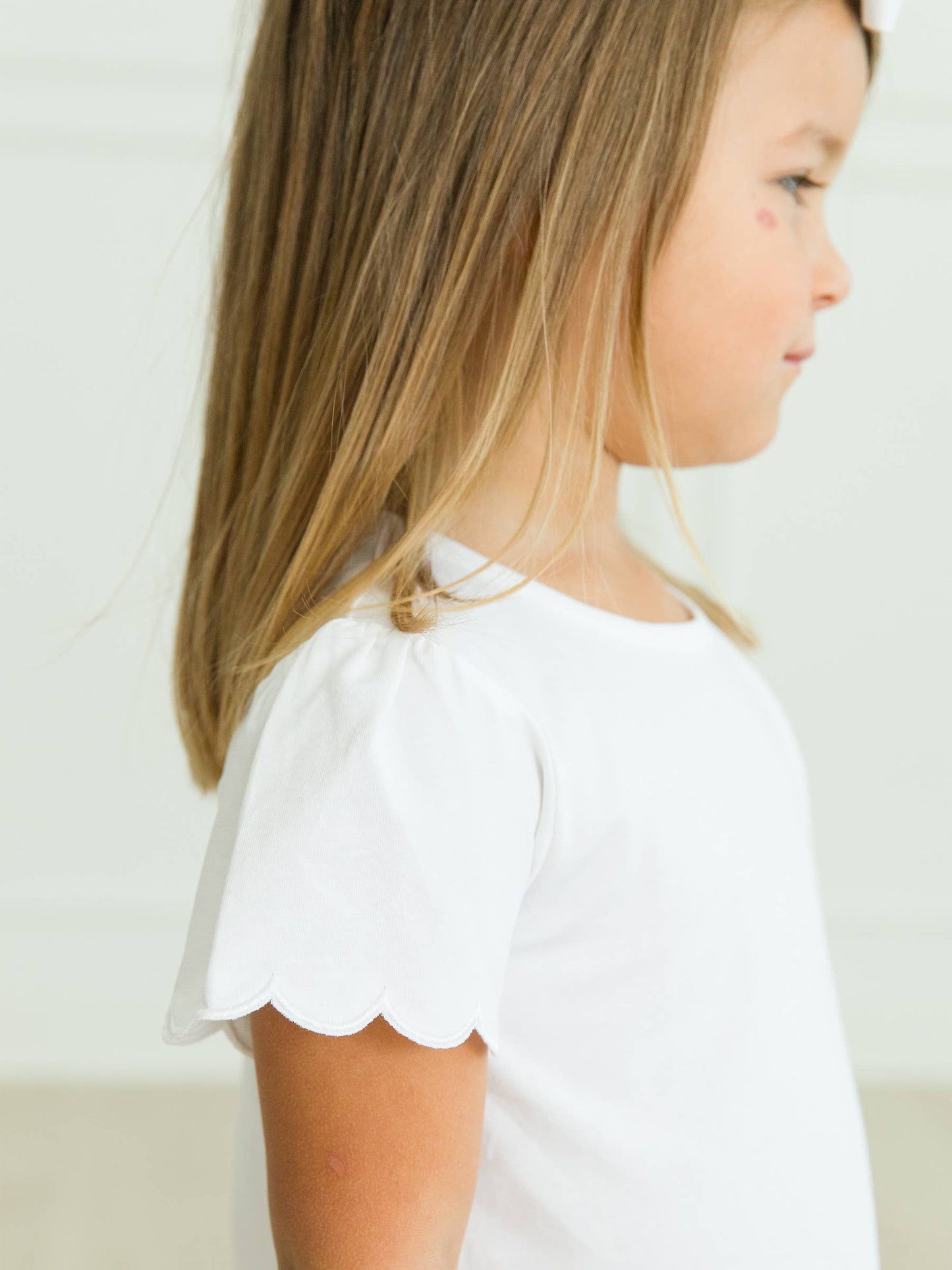 Girls White Knit Short Sleeve Scallop Tee